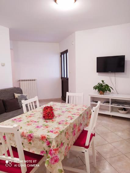 Apartman Snježana Apartment Fazana Bagian luar foto